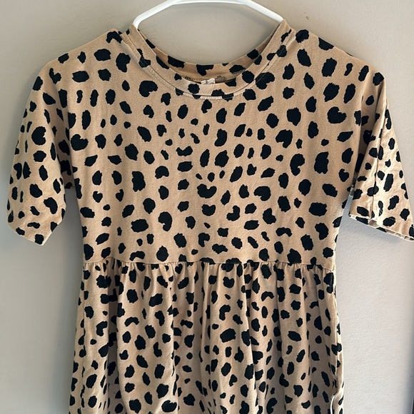 HUX - Picture 2 of 4